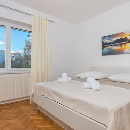 Mandic Apartment *