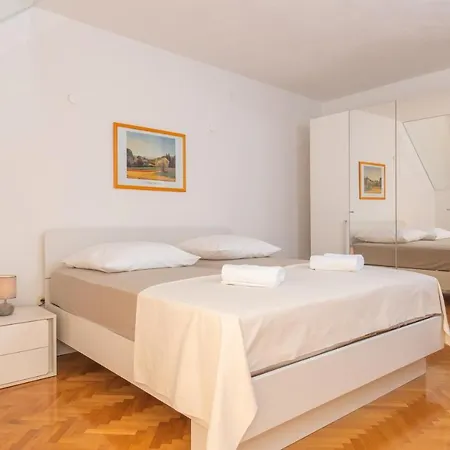Mandic Apartment *