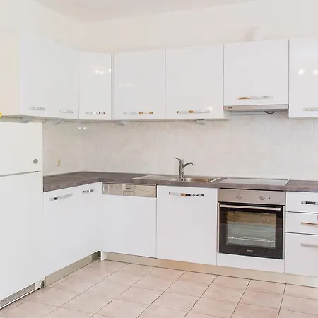 Mandic Apartment *