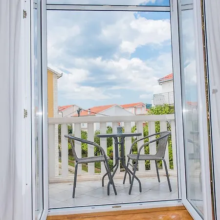 Mandic Apartment *